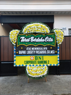 Papan Bunga Duka di Aru Tengah Timur