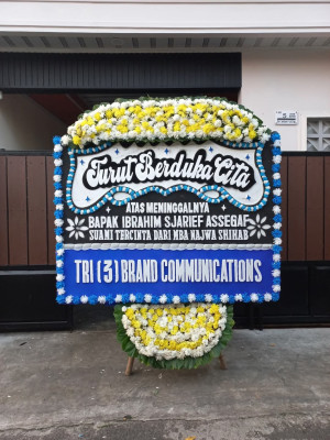 Papan Bunga Duka di Aru Tengah Timur